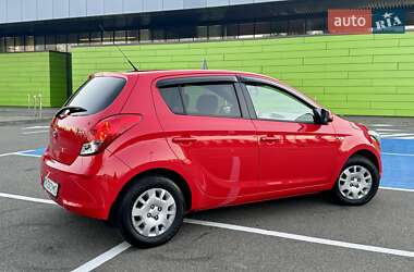 Хэтчбек Hyundai i20 2014 в 