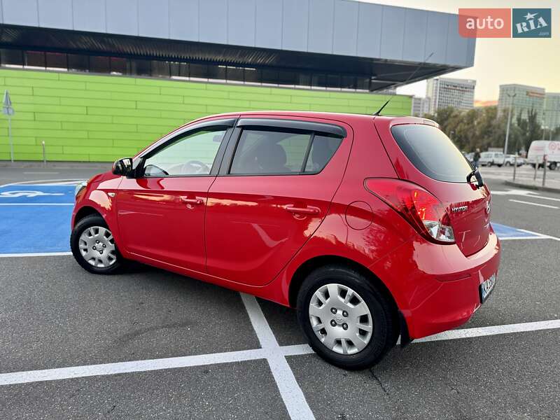 Хэтчбек Hyundai i20 2014 в Киеве фото 23 Хэтчбек Hyundai i20 2014 в Киеве