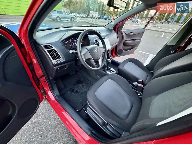 Хэтчбек Hyundai i20 2014 в Киеве фото 29 Хэтчбек Hyundai i20 2014 в Киеве