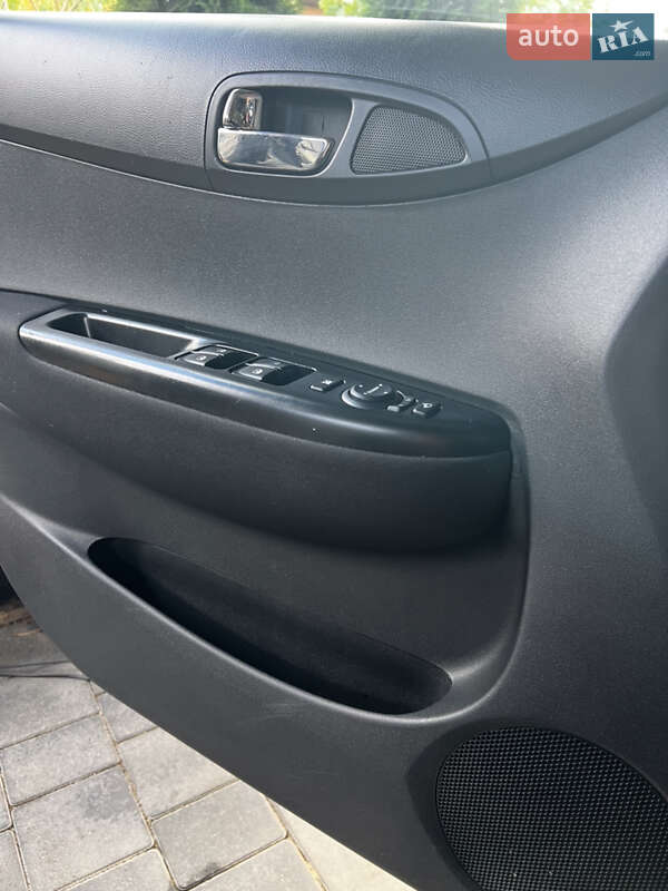 Хэтчбек Hyundai i20 2013 в Ровно