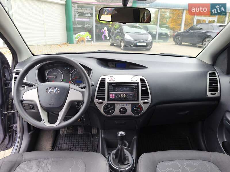 Хэтчбек Hyundai i20 2012 в Днепре