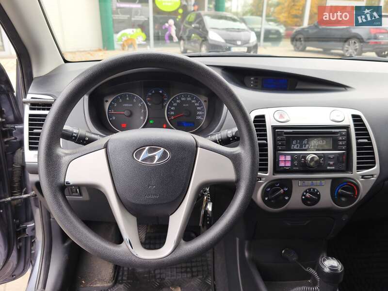 Хэтчбек Hyundai i20 2012 в Днепре