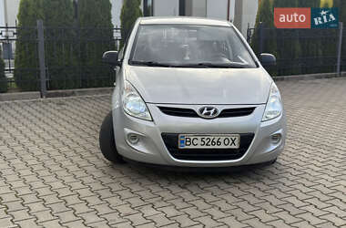 Хэтчбек Hyundai i20 2011 в 