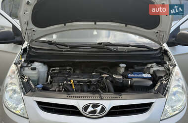 Хэтчбек Hyundai i20 2011 в 