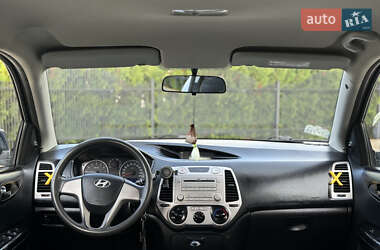 Хэтчбек Hyundai i20 2011 в 