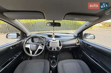 Хэтчбек Hyundai i20 2011 в 