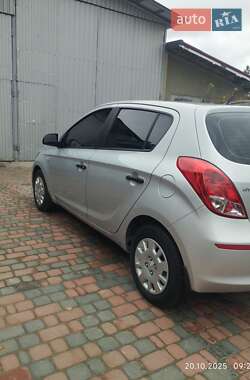 Хетчбек Hyundai i20 2012 в  фото 11 Хетчбек Hyundai i20 2012 в
