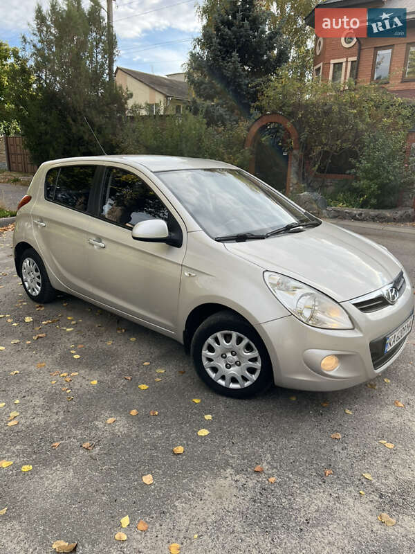 Хэтчбек Hyundai i20 2011 в Кременчуге фото 6 Хэтчбек Hyundai i20 2011 в Кременчуге