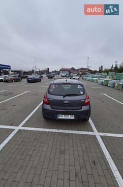 Хетчбек Hyundai i20 2011 в 