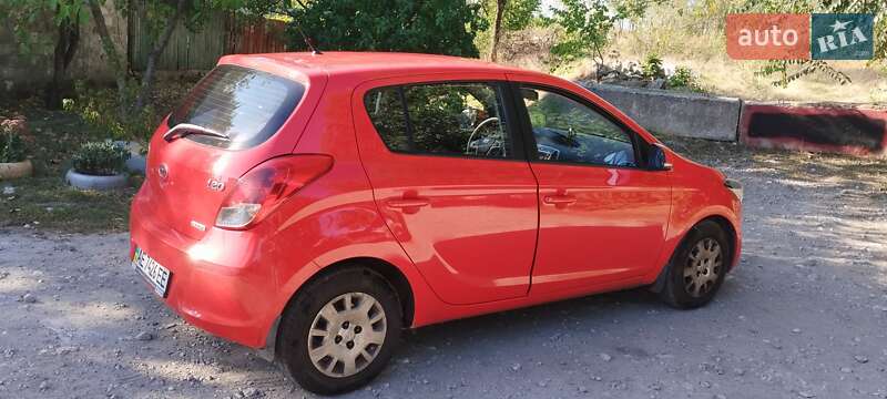 Хэтчбек Hyundai i20 2014 в Днепре фото 3 Хэтчбек Hyundai i20 2014 в Днепре