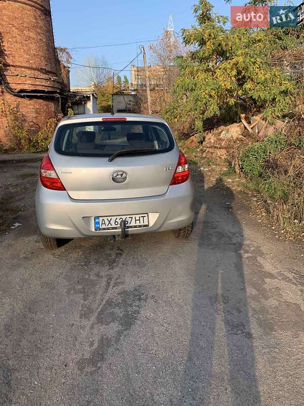 Хетчбек Hyundai i20 2010 в Харкові фото 2 Хетчбек Hyundai i20 2010 в Харкові