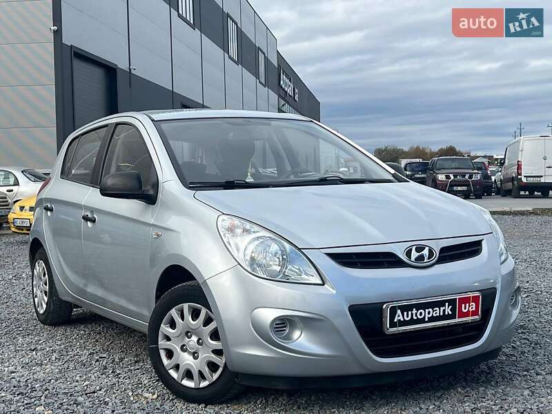 Хэтчбек Hyundai i20 2011 в Львове