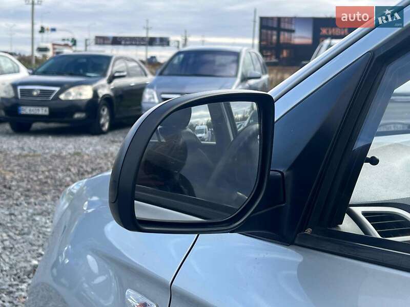 Хэтчбек Hyundai i20 2011 в Львове