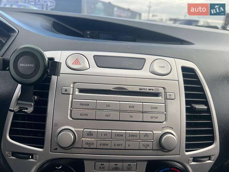 Хэтчбек Hyundai i20 2011 в Львове