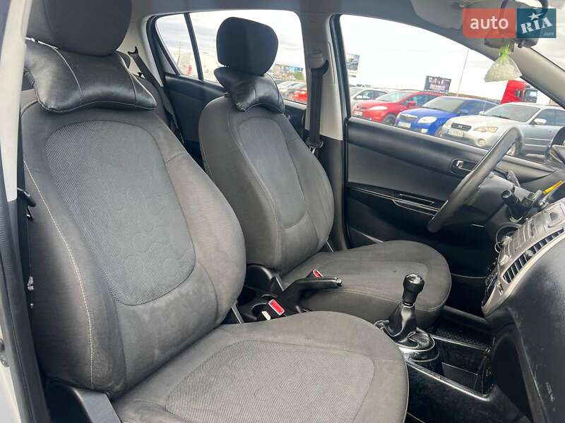 Хэтчбек Hyundai i20 2011 в Львове