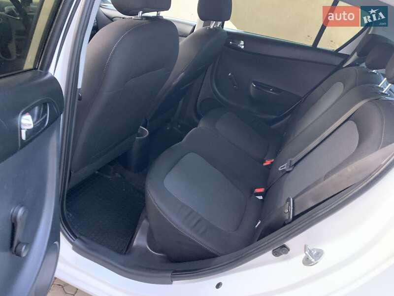 Хэтчбек Hyundai i20 2012 в Жовкве фото 6 Хэтчбек Hyundai i20 2012 в Жовкве