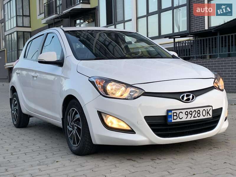 Хэтчбек Hyundai i20 2012 в Жовкве фото 4 Хэтчбек Hyundai i20 2012 в Жовкве