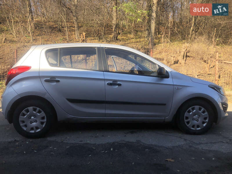 Хетчбек Hyundai i20 2013 в Полтаві фото 6 Хетчбек Hyundai i20 2013 в Полтаві