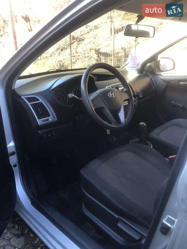 Хетчбек Hyundai i20 2013 в Полтаві фото 8 Хетчбек Hyundai i20 2013 в Полтаві