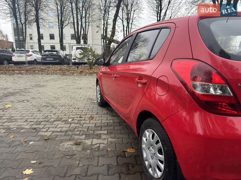 Хетчбек Hyundai i20 2012 в Києві фото 12 Хетчбек Hyundai i20 2012 в Києві