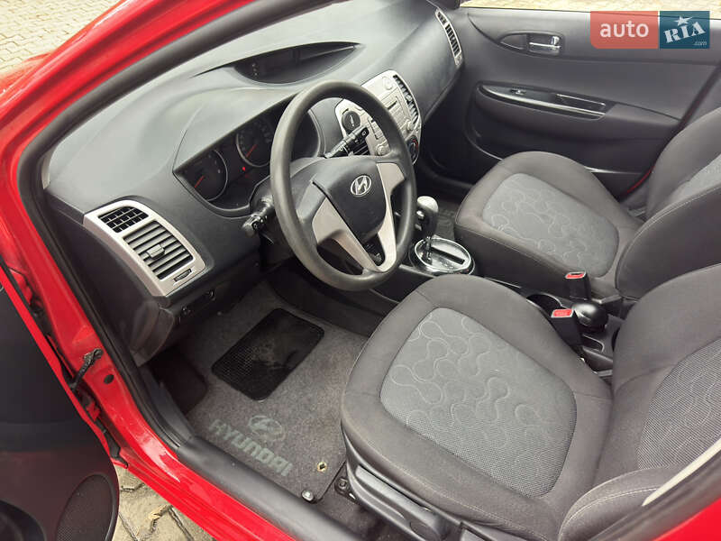 Хетчбек Hyundai i20 2012 в Києві фото 20 Хетчбек Hyundai i20 2012 в Києві