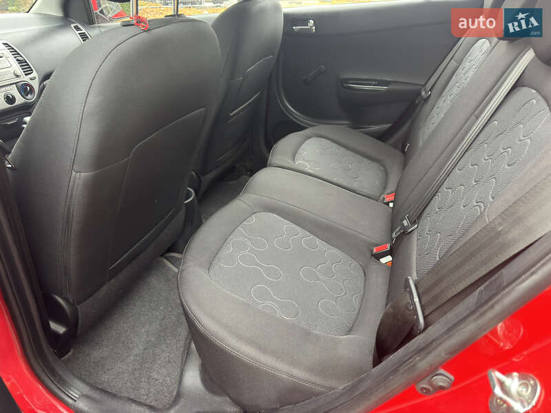 Хетчбек Hyundai i20 2012 в Києві фото 28 Хетчбек Hyundai i20 2012 в Києві