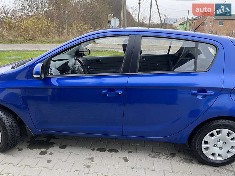 Хэтчбек Hyundai i20 2014 в Львове фото 3 Хэтчбек Hyundai i20 2014 в Львове
