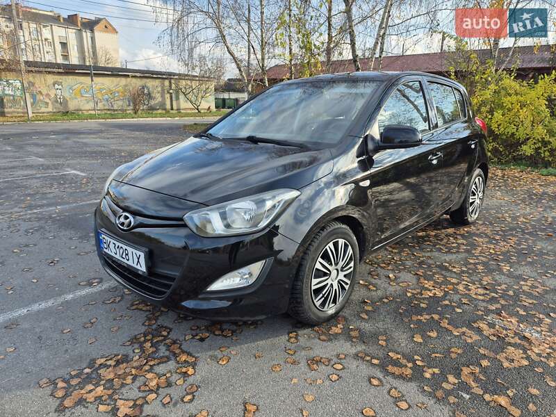 Хэтчбек Hyundai i20 2013 в Ровно фото Хэтчбек Hyundai i20 2013 в Ровно