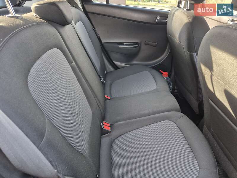 Хэтчбек Hyundai i20 2013 в Ровно фото 32 Хэтчбек Hyundai i20 2013 в Ровно
