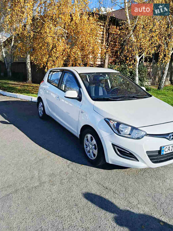 Хетчбек Hyundai i20 2013 в Одесі фото 2 Хетчбек Hyundai i20 2013 в Одесі