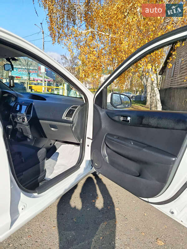 Хетчбек Hyundai i20 2013 в Одесі фото 25 Хетчбек Hyundai i20 2013 в Одесі
