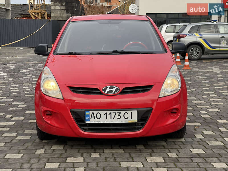 Хэтчбек Hyundai i20 2011 в Мукачево