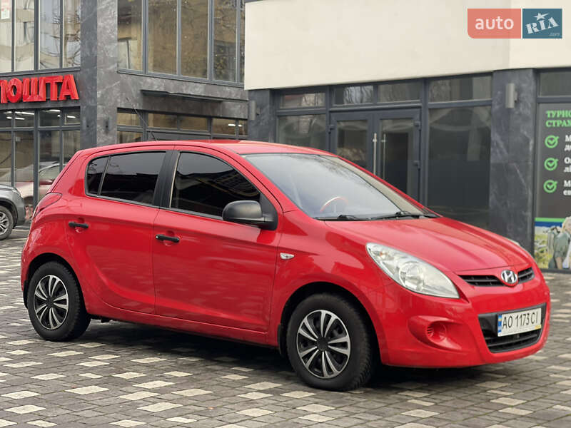 Хэтчбек Hyundai i20 2011 в Мукачево