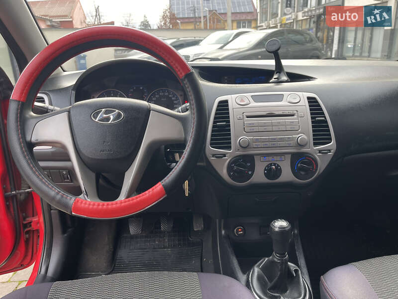 Хэтчбек Hyundai i20 2011 в Мукачево