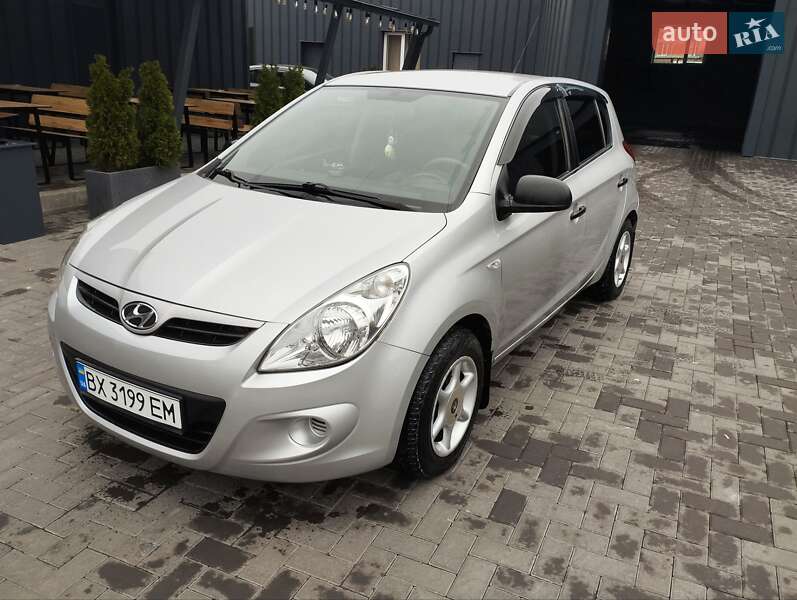 Хетчбек Hyundai i20 2011 в Кам'янець-Подільському