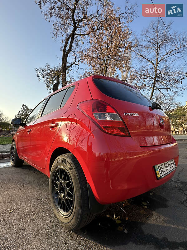 Хетчбек Hyundai i20 2011 в Миколаєві фото 5 Хетчбек Hyundai i20 2011 в Миколаєві
