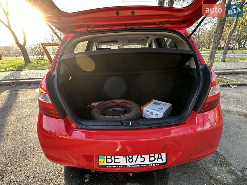 Хетчбек Hyundai i20 2011 в Миколаєві фото 9 Хетчбек Hyundai i20 2011 в Миколаєві