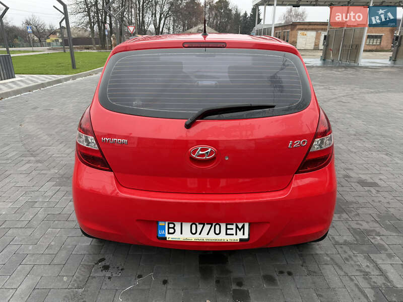 Хэтчбек Hyundai i20 2011 в Лубнах