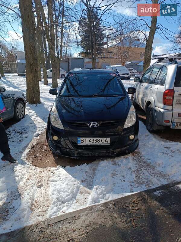 Хетчбек Hyundai i20 2010 в Запоріжжі
