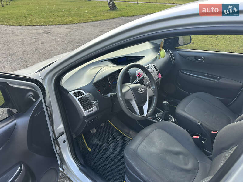 Хетчбек Hyundai i20 2011 в Хмельницькому фото 15 Хетчбек Hyundai i20 2011 в Хмельницькому