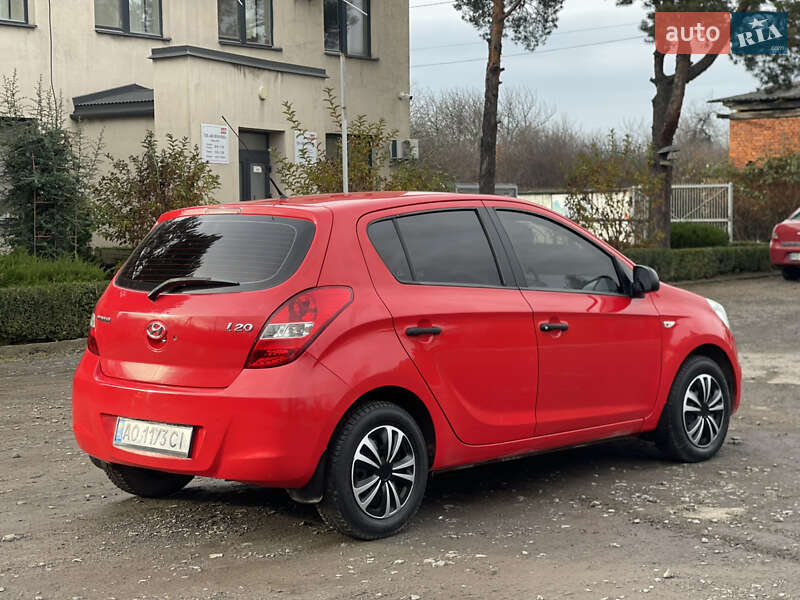 Хетчбек Hyundai i20 2011 в Мукачевому