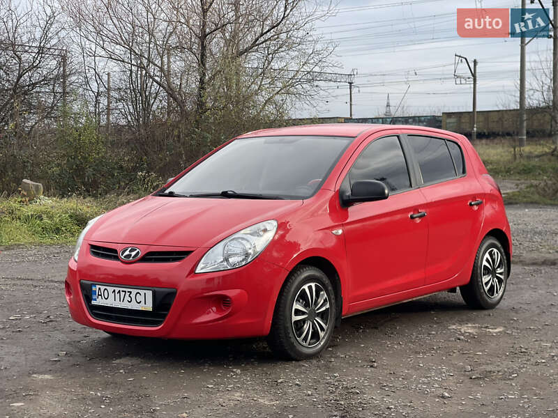 Хетчбек Hyundai i20 2011 в Мукачевому