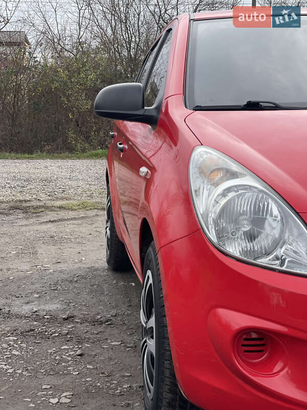 Хетчбек Hyundai i20 2011 в Мукачевому