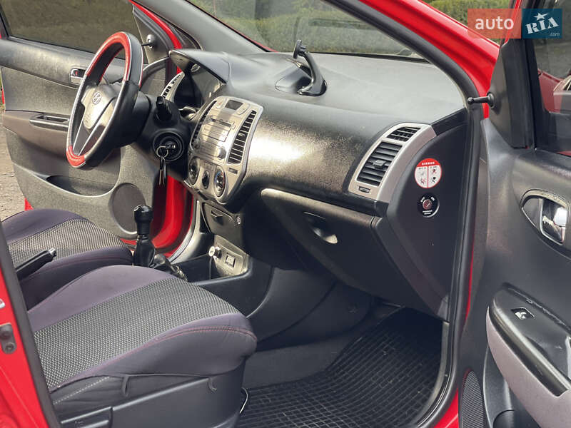 Хетчбек Hyundai i20 2011 в Мукачевому