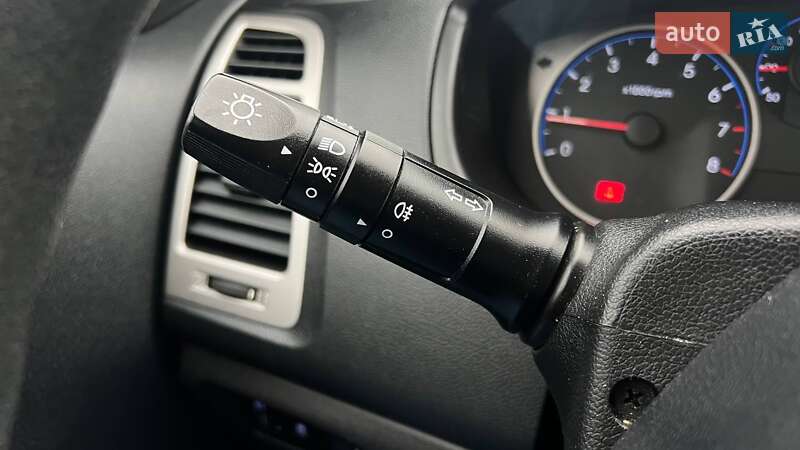 Хэтчбек Hyundai i20 2010 в Киеве фото 16 Хэтчбек Hyundai i20 2010 в Киеве