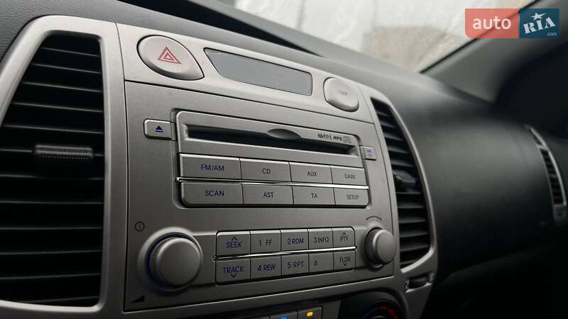 Хэтчбек Hyundai i20 2010 в Киеве фото 23 Хэтчбек Hyundai i20 2010 в Киеве