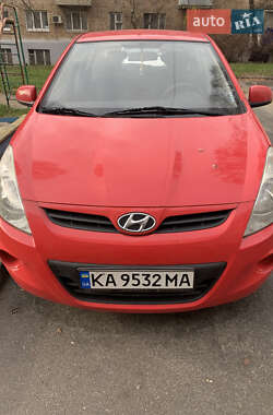 Хэтчбек Hyundai i20 2012 в Киеве