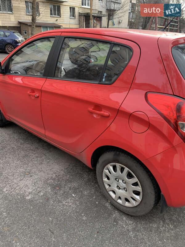 Хетчбек Hyundai i20 2012 в Києві