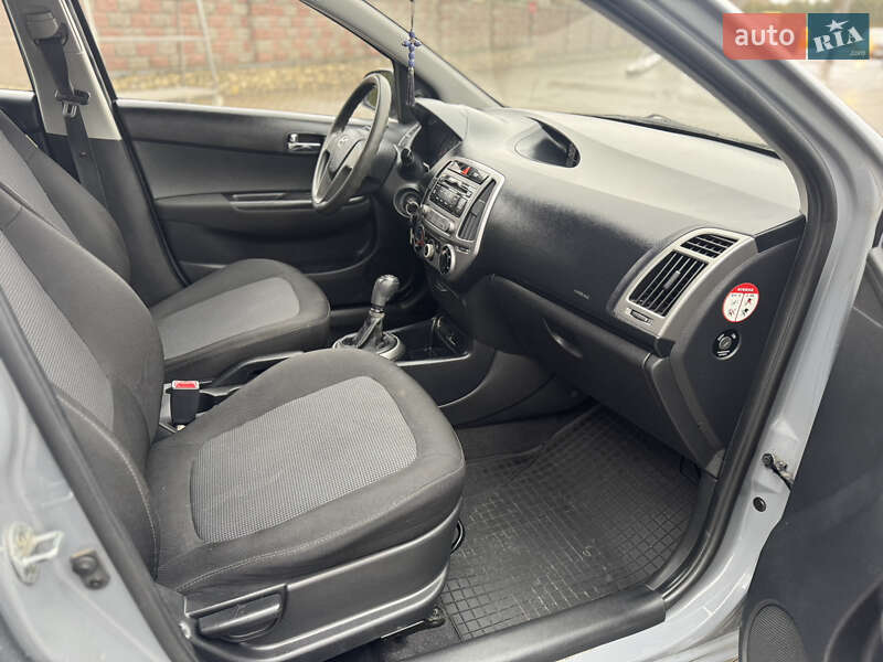 Хетчбек Hyundai i20 2014 в Волочиську