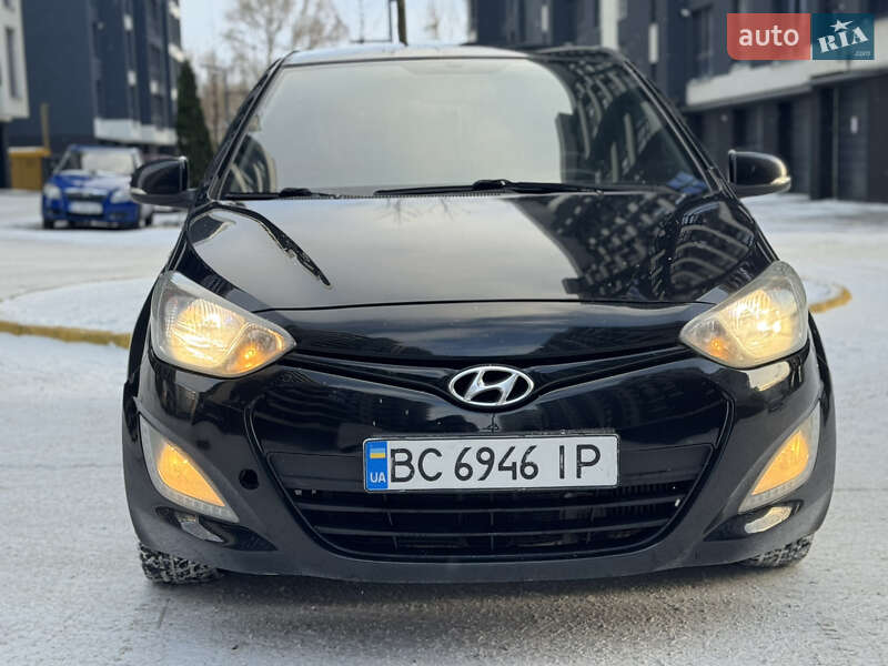 Хетчбек Hyundai i20 2012 в Івано-Франківську